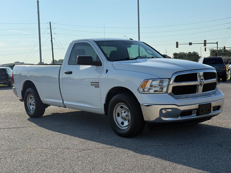 Ram 1500 Classic Vehicle Full-screen Gallery Image 8