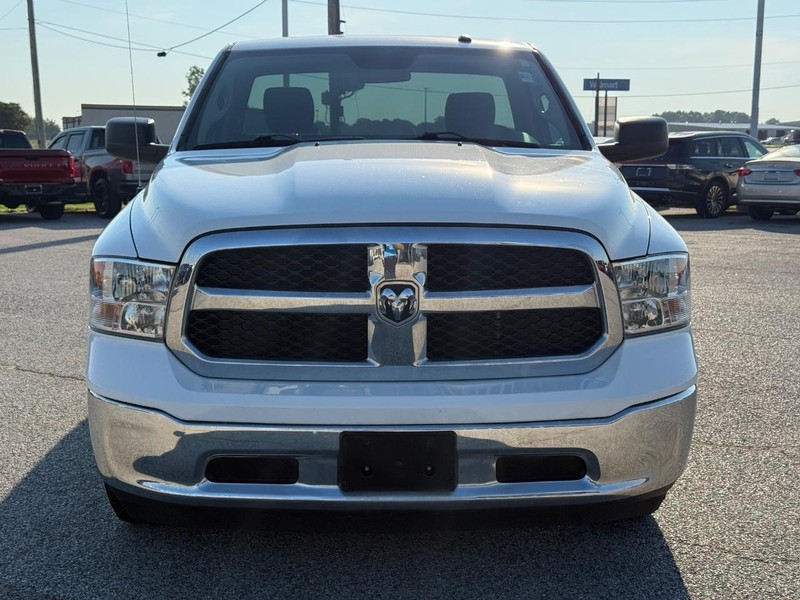 Ram 1500 Classic Vehicle Full-screen Gallery Image 9