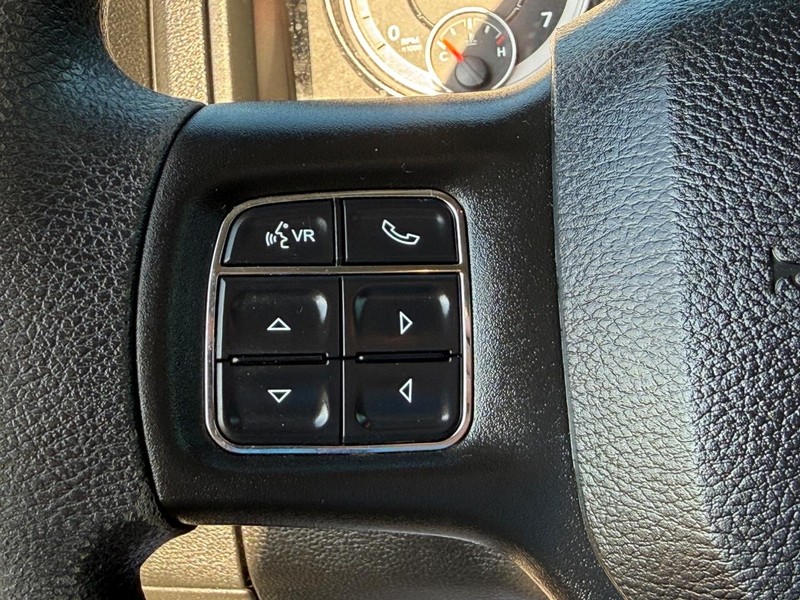 Ram 1500 Classic Vehicle Full-screen Gallery Image 13