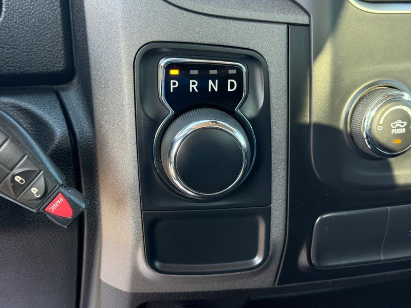 Ram 1500 Classic Vehicle Full-screen Gallery Image 15