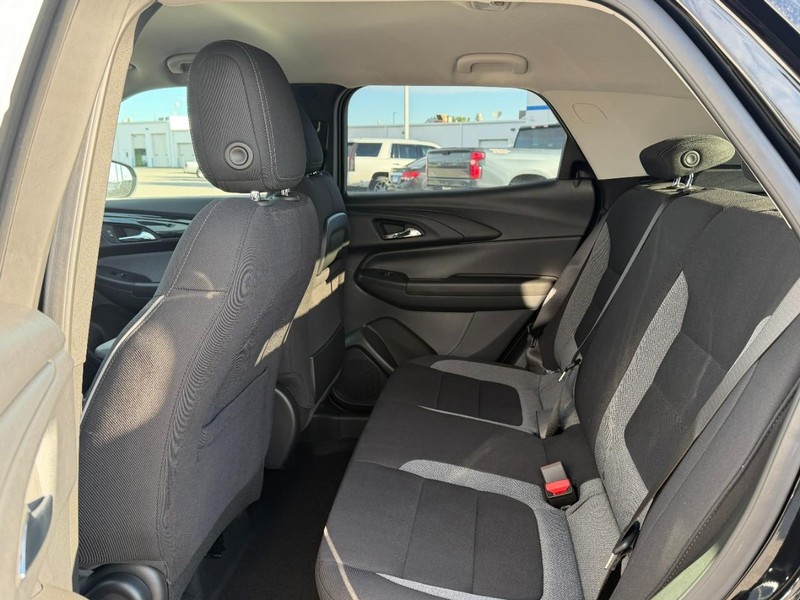 Chevrolet TrailBlazer Vehicle Full-screen Gallery Image 4