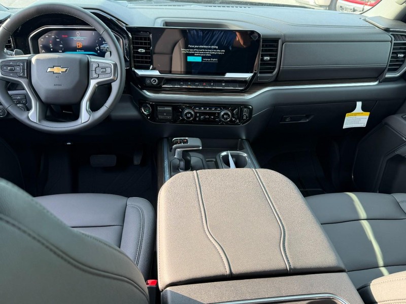 Chevrolet Silverado 1500 Vehicle Full-screen Gallery Image 5