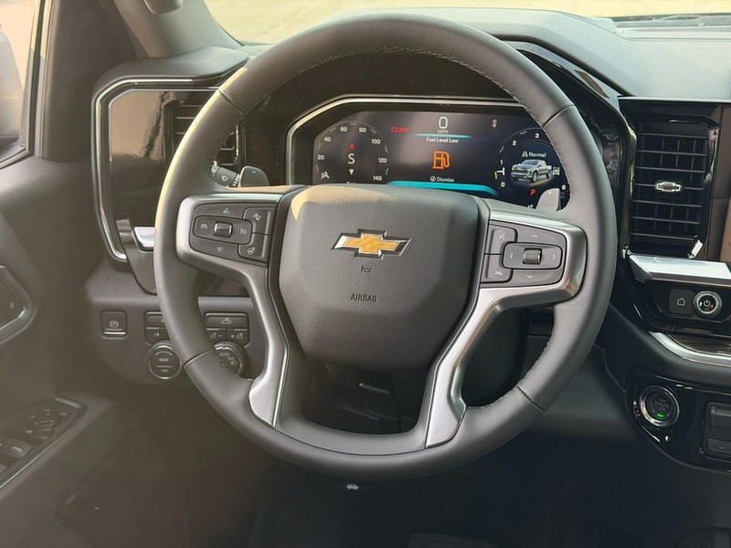 Chevrolet Silverado 1500 Vehicle Full-screen Gallery Image 6