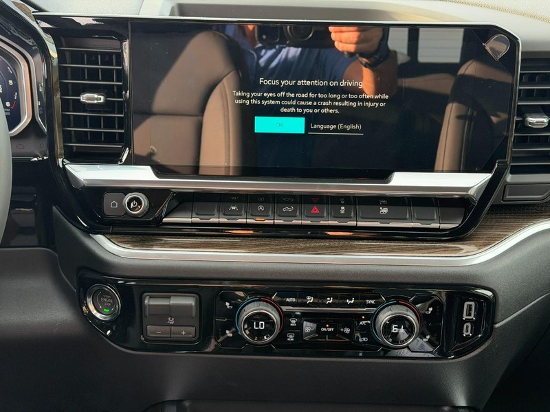 Chevrolet Silverado 1500 Vehicle Full-screen Gallery Image 7