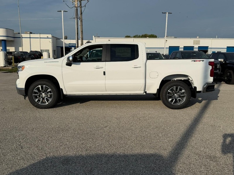 Chevrolet Silverado 1500 Vehicle Full-screen Gallery Image 2