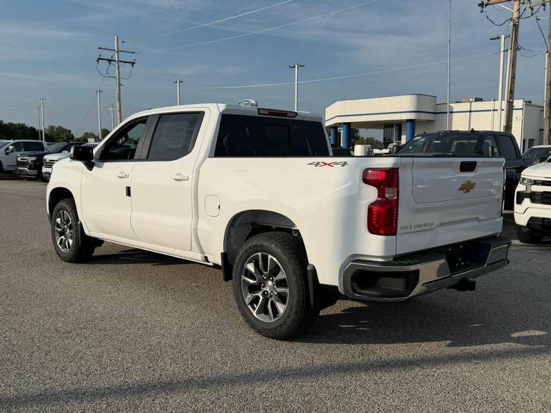 Chevrolet Silverado 1500 Vehicle Full-screen Gallery Image 3
