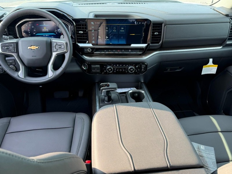 Chevrolet Silverado 1500 Vehicle Full-screen Gallery Image 5