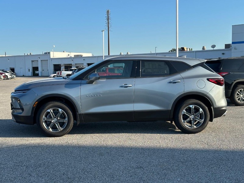 Chevrolet Blazer Vehicle Full-screen Gallery Image 2