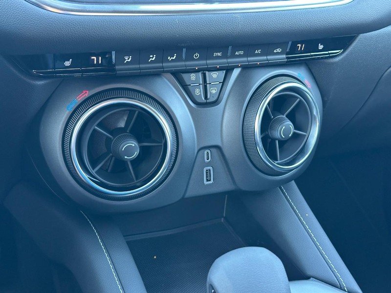 Chevrolet Blazer Vehicle Full-screen Gallery Image 13