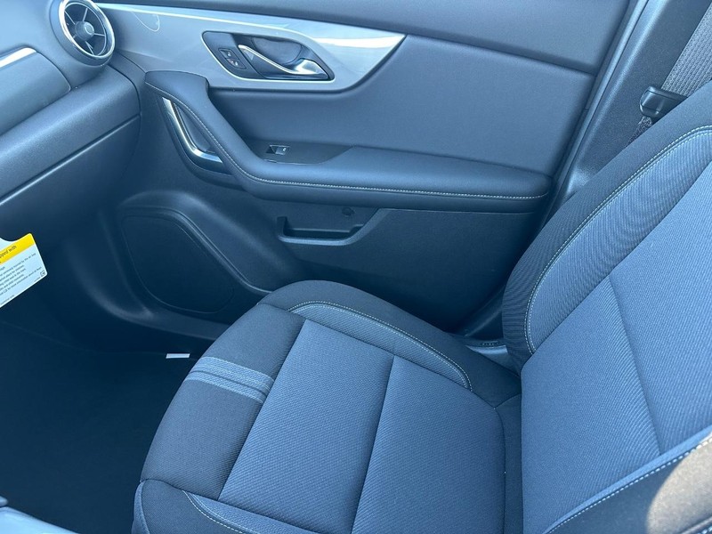 Chevrolet Blazer Vehicle Full-screen Gallery Image 16