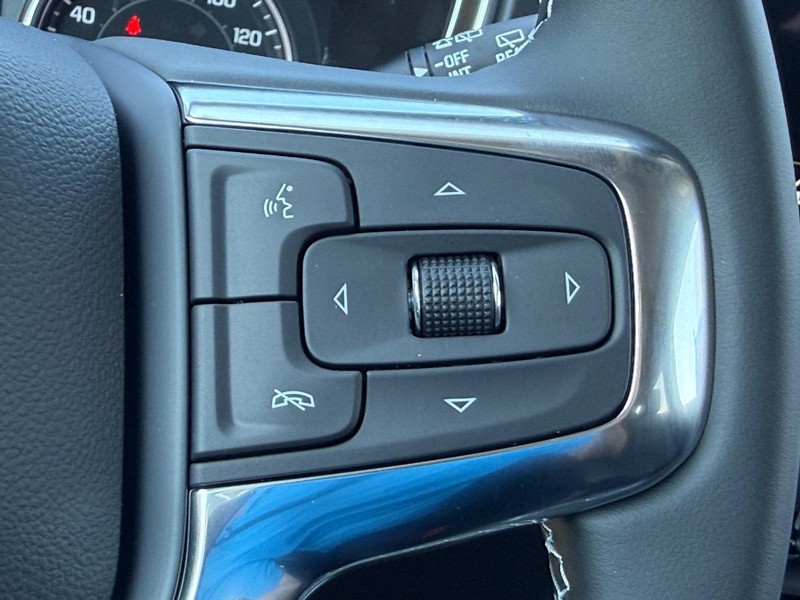 Chevrolet Blazer Vehicle Full-screen Gallery Image 10