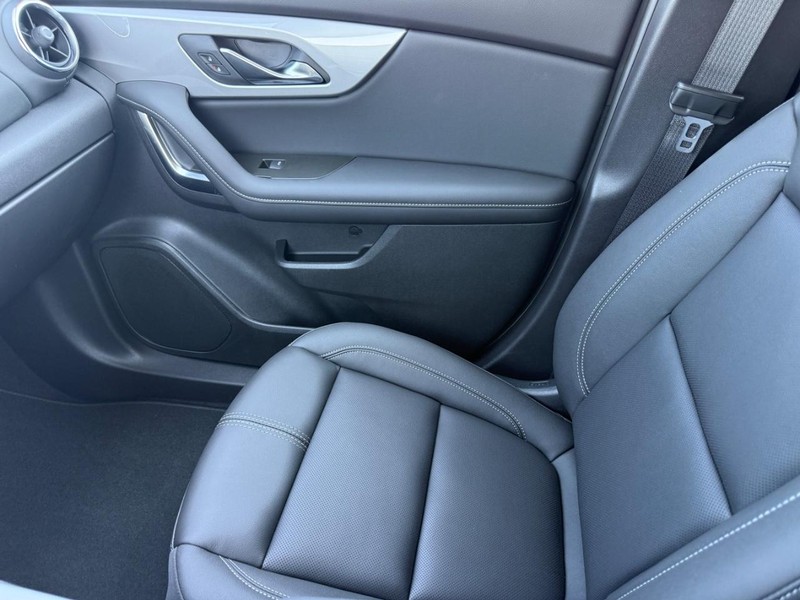 Chevrolet Blazer Vehicle Full-screen Gallery Image 17