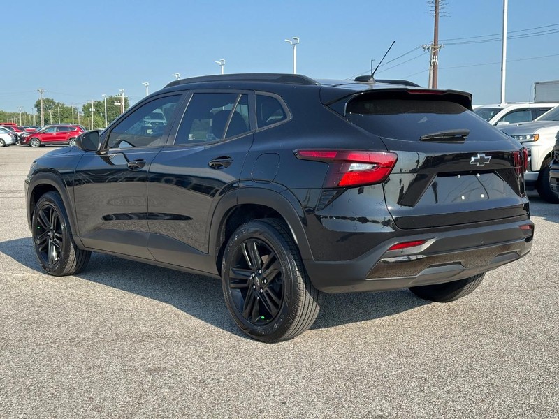 Chevrolet Trax Vehicle Full-screen Gallery Image 3