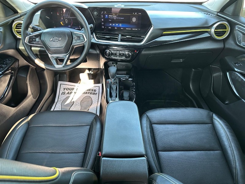 Chevrolet Trax Vehicle Full-screen Gallery Image 12