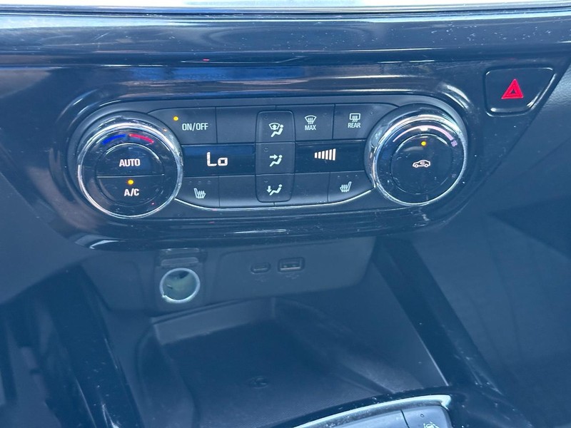 Chevrolet Trax Vehicle Full-screen Gallery Image 19