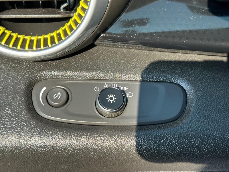 Chevrolet Trax Vehicle Full-screen Gallery Image 23