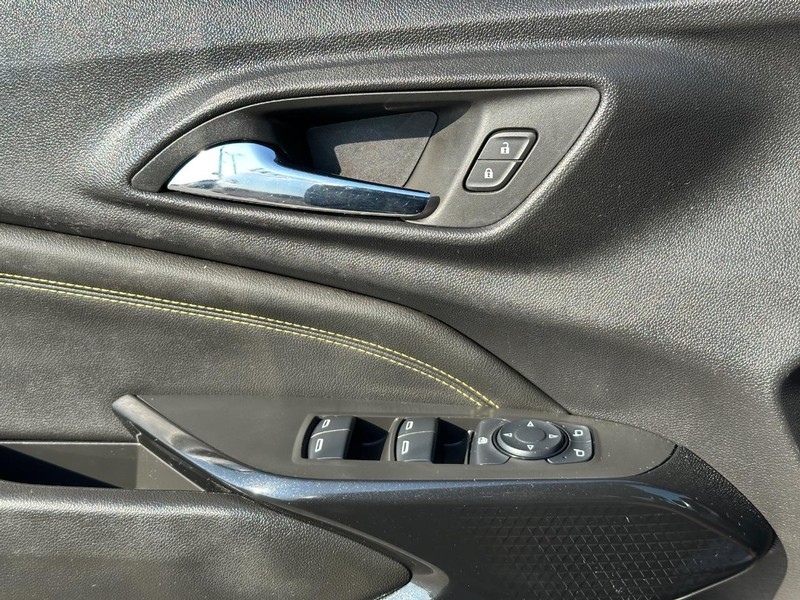 Chevrolet Trax Vehicle Full-screen Gallery Image 24