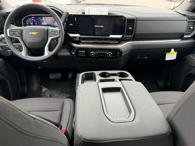 Chevrolet Silverado 1500 Vehicle Full-screen Gallery Image 5