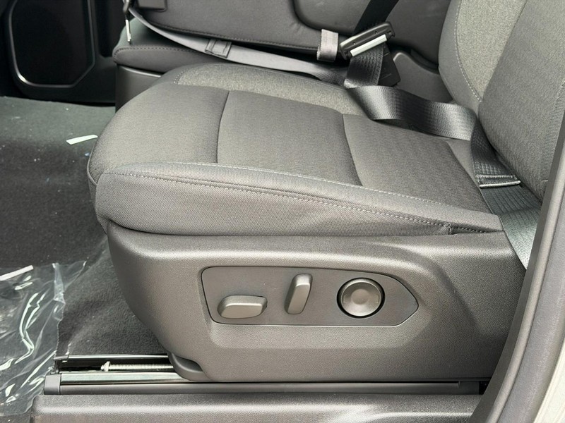 Chevrolet Silverado 1500 Vehicle Full-screen Gallery Image 10