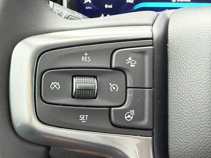 Chevrolet Silverado 1500 Vehicle Full-screen Gallery Image 11
