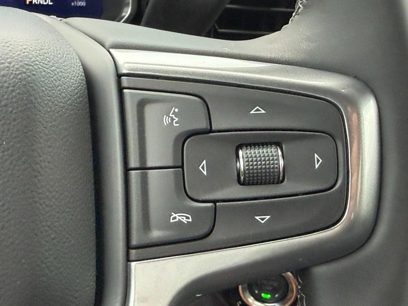 Chevrolet Silverado 1500 Vehicle Full-screen Gallery Image 12