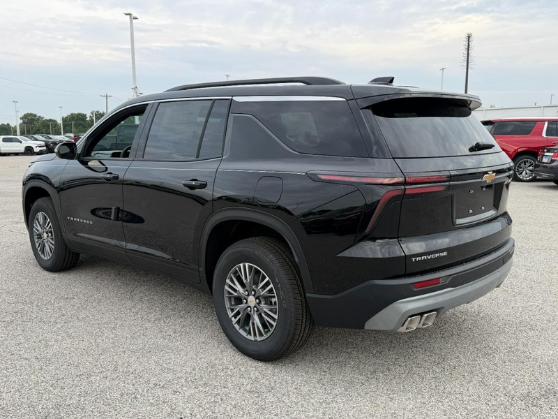 Chevrolet Traverse Vehicle Full-screen Gallery Image 3