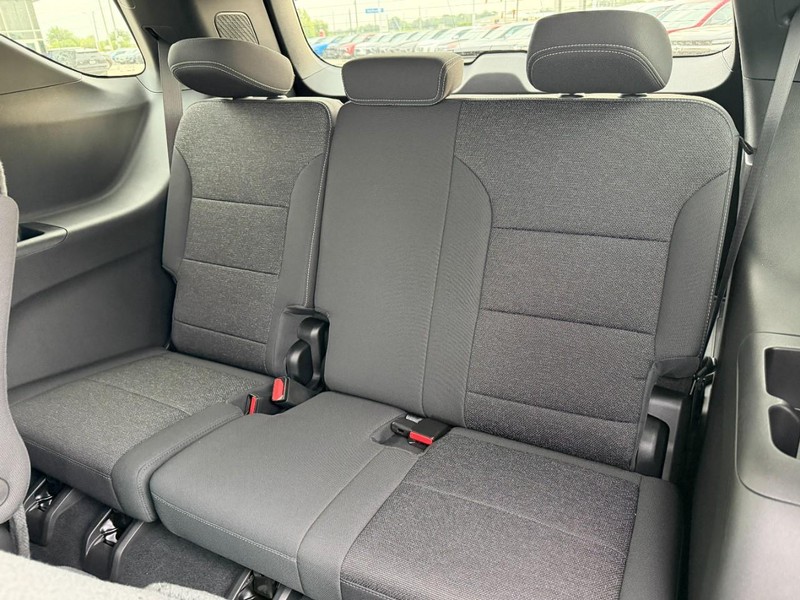 Chevrolet Traverse Vehicle Full-screen Gallery Image 5