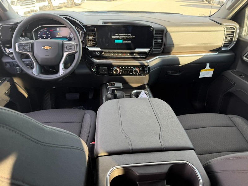 Chevrolet Silverado 1500 Vehicle Full-screen Gallery Image 5