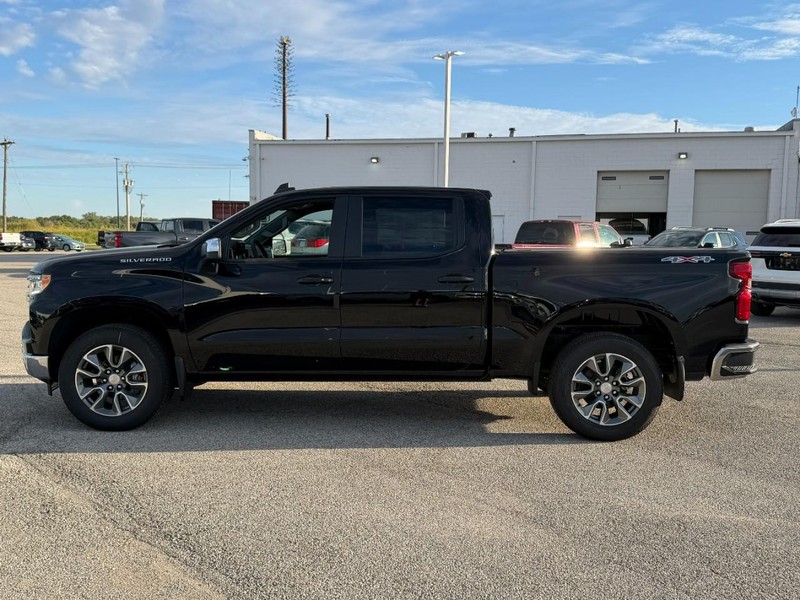 Chevrolet Silverado 1500 Vehicle Full-screen Gallery Image 2