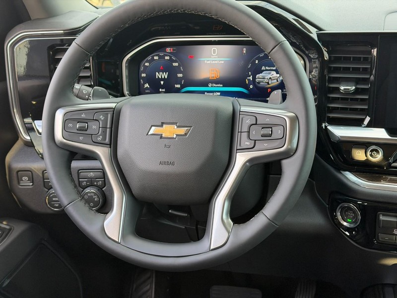 Chevrolet Silverado 1500 Vehicle Full-screen Gallery Image 6