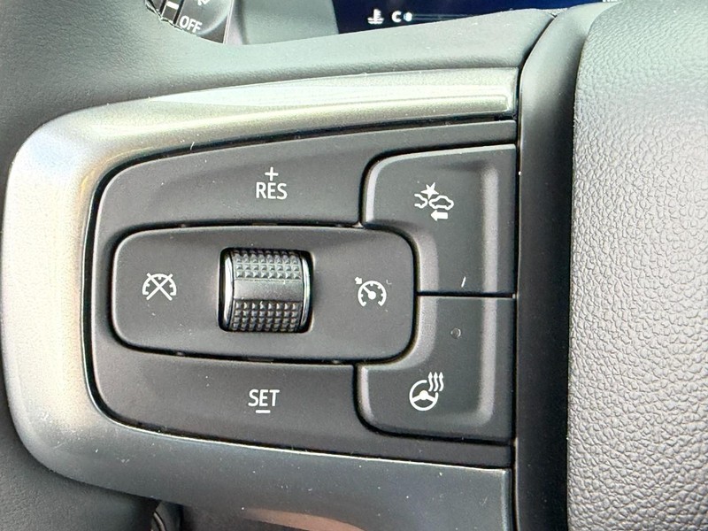 Chevrolet Silverado 1500 Vehicle Full-screen Gallery Image 11