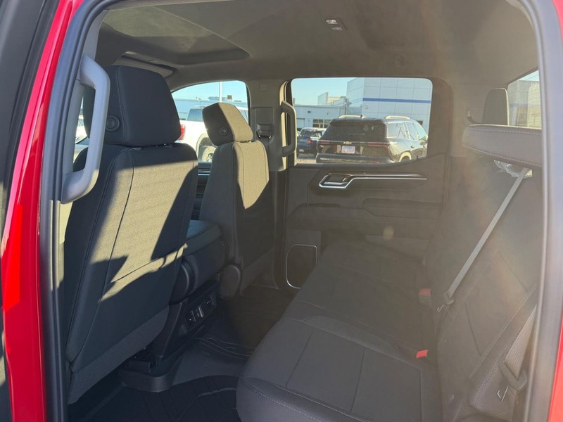 Chevrolet Silverado 1500 Vehicle Full-screen Gallery Image 4