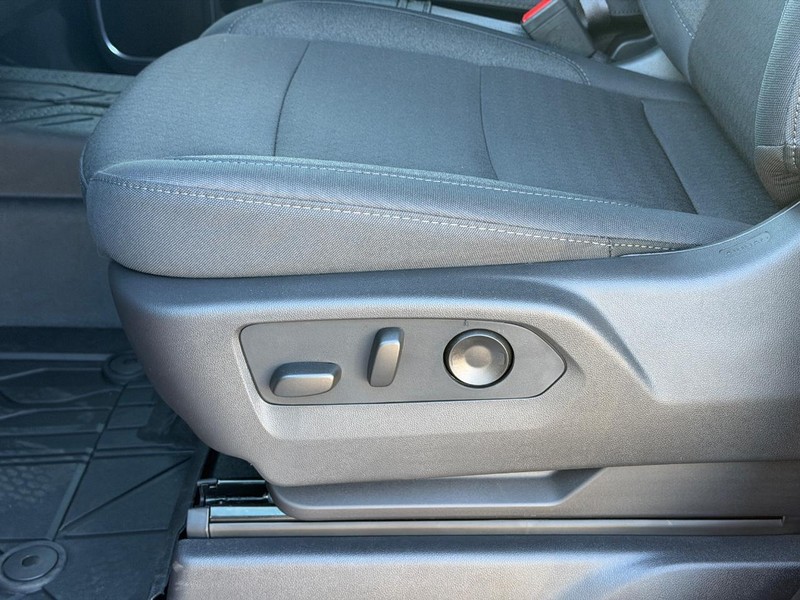 Chevrolet Silverado 1500 Vehicle Full-screen Gallery Image 10