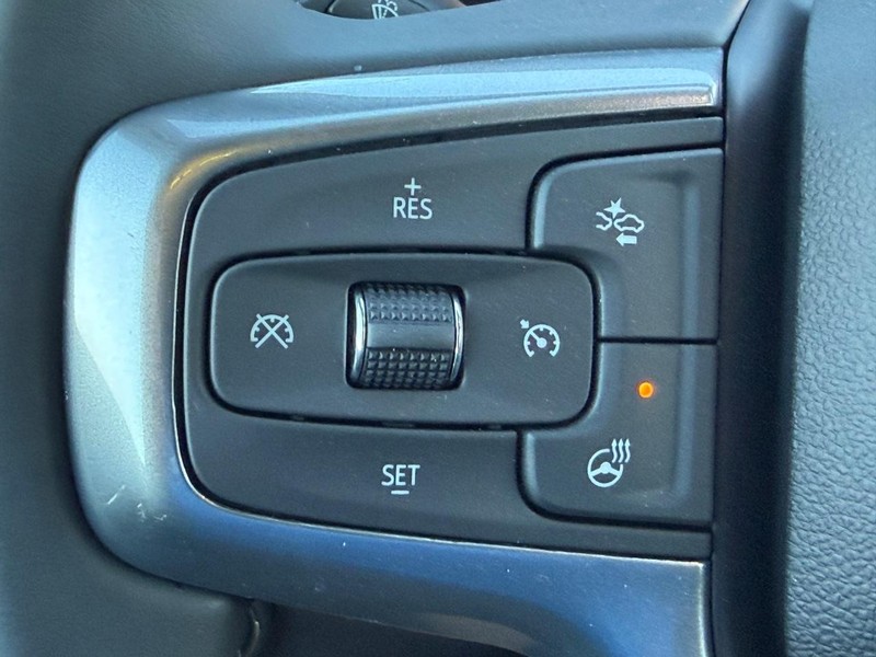 Chevrolet Silverado 1500 Vehicle Full-screen Gallery Image 11