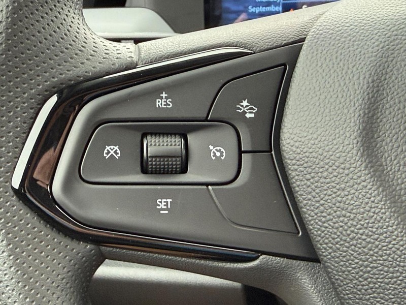 Chevrolet Bolt Vehicle Full-screen Gallery Image 8