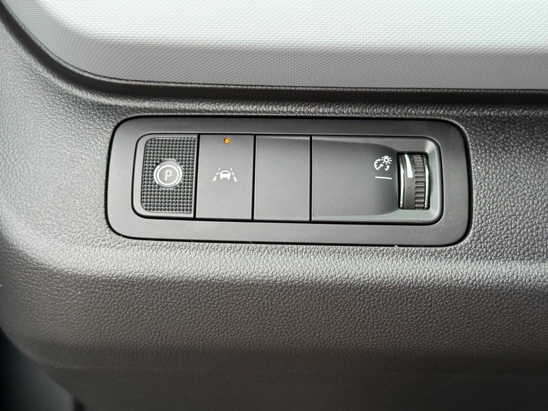 Chevrolet Bolt Vehicle Full-screen Gallery Image 14