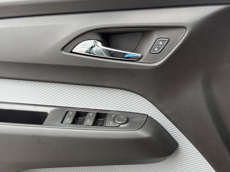 Chevrolet Bolt Vehicle Full-screen Gallery Image 15