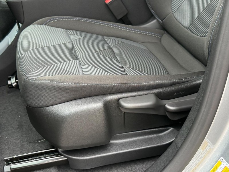 Chevrolet Bolt Vehicle Full-screen Gallery Image 16