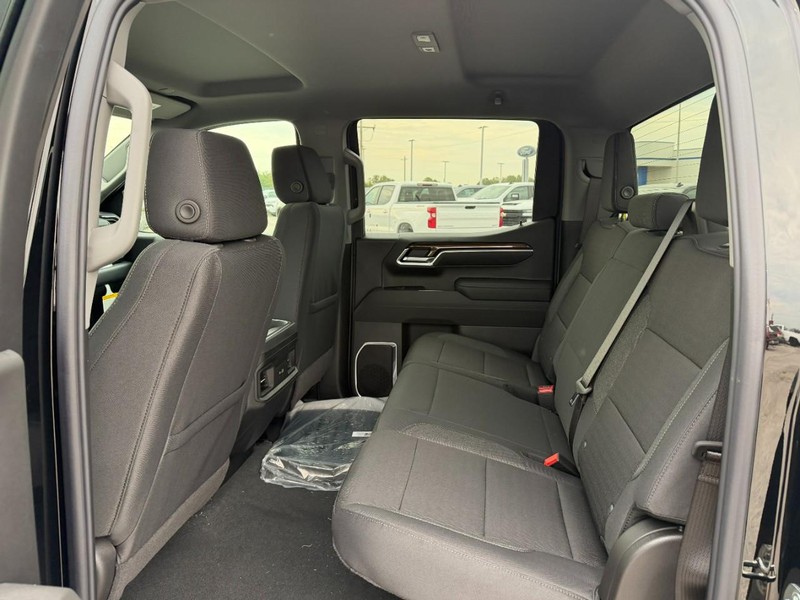 Chevrolet Silverado 1500 Vehicle Full-screen Gallery Image 4