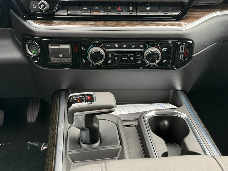 Chevrolet Silverado 1500 Vehicle Full-screen Gallery Image 8