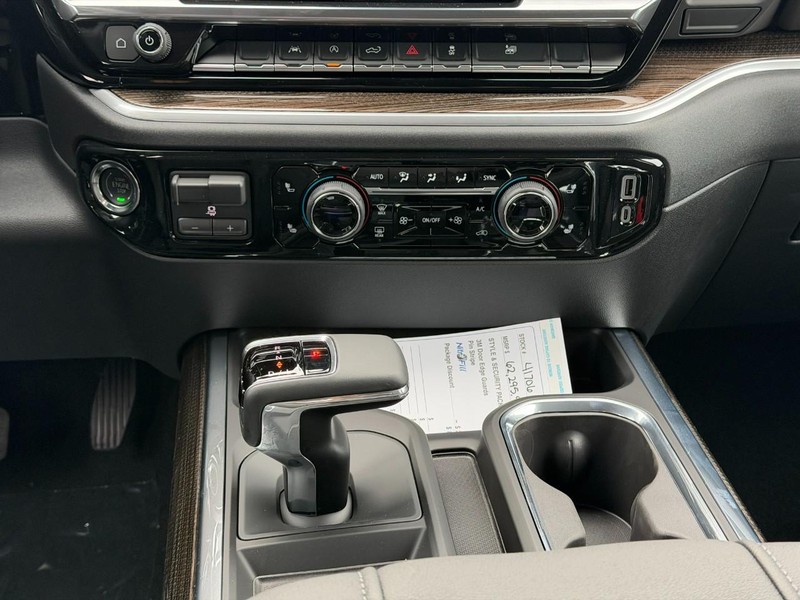 Chevrolet Silverado 1500 Vehicle Full-screen Gallery Image 8