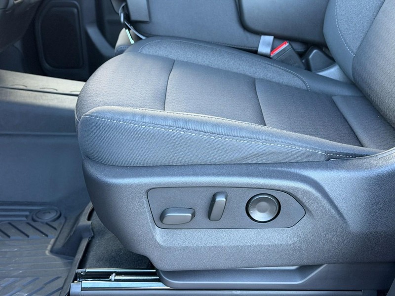 Chevrolet Silverado 1500 Vehicle Full-screen Gallery Image 10