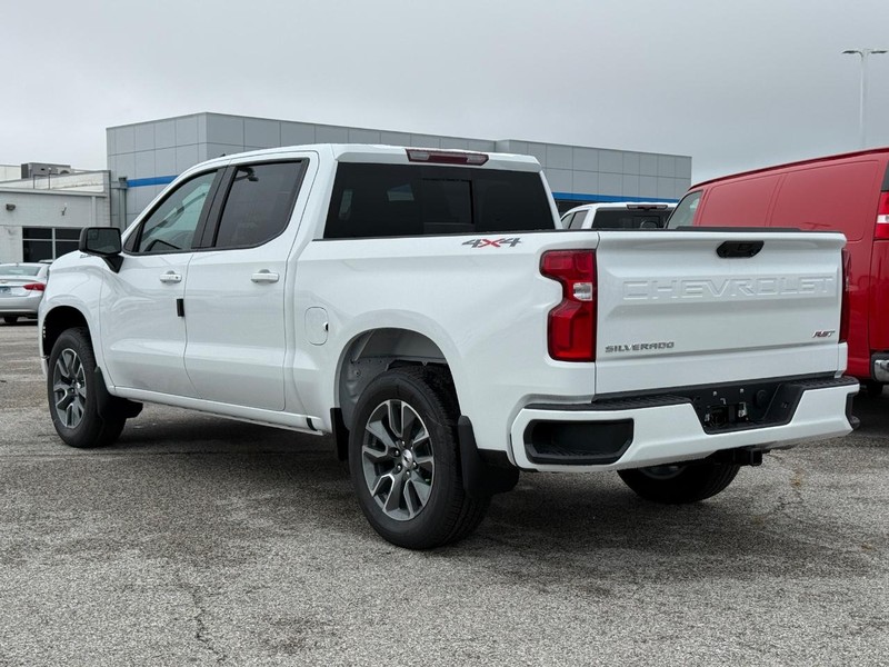 Chevrolet Silverado 1500 Vehicle Full-screen Gallery Image 3