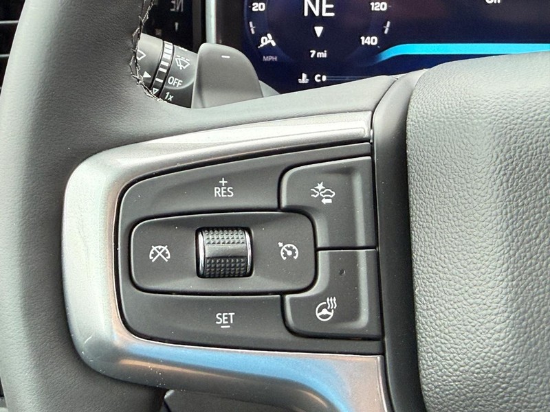 Chevrolet Silverado 1500 Vehicle Full-screen Gallery Image 8