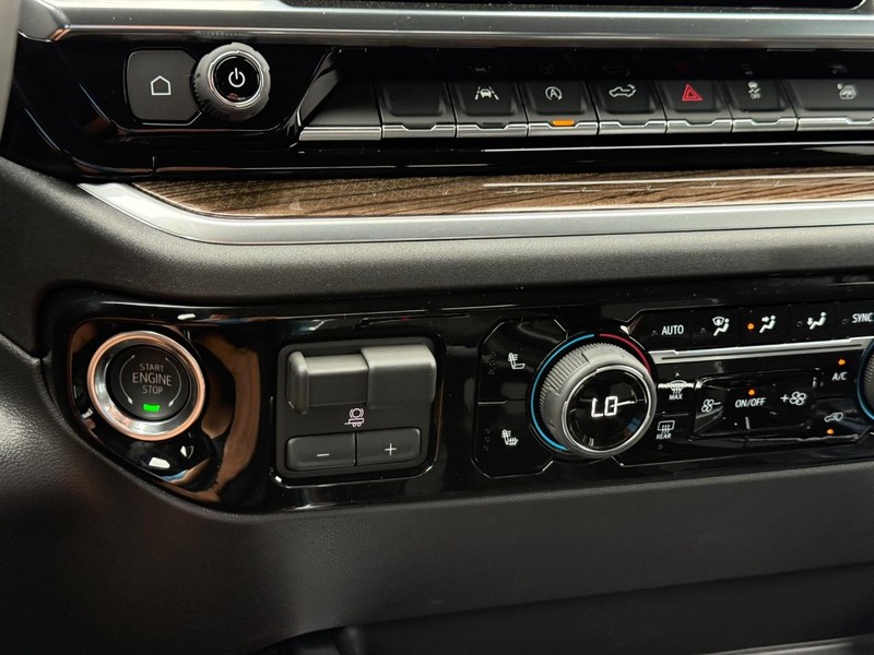 Chevrolet Silverado 1500 Vehicle Full-screen Gallery Image 12