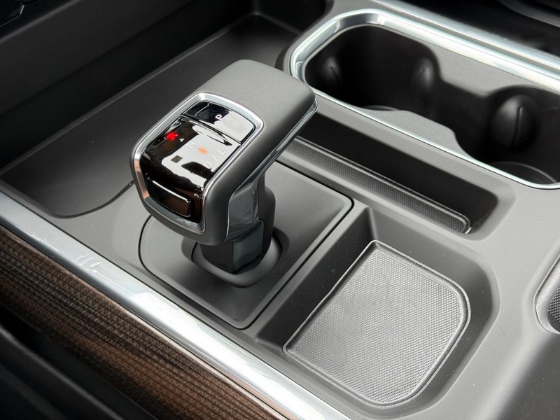 Chevrolet Silverado 1500 Vehicle Full-screen Gallery Image 14