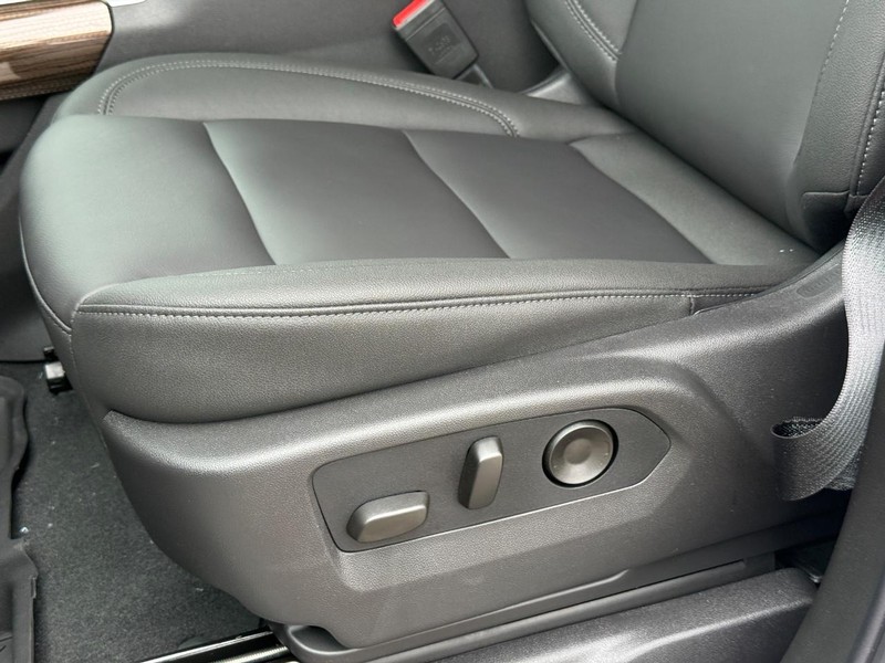 Chevrolet Silverado 1500 Vehicle Full-screen Gallery Image 19