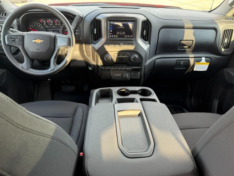 Chevrolet Silverado 1500 Vehicle Full-screen Gallery Image 5