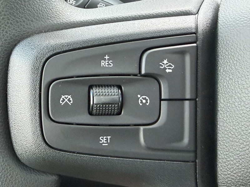Chevrolet Silverado 1500 Vehicle Full-screen Gallery Image 11