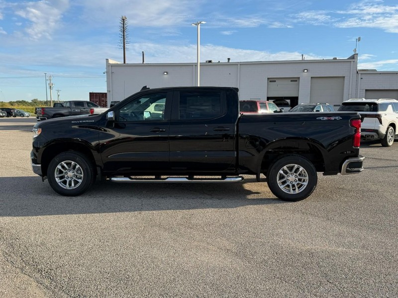 Chevrolet Silverado 1500 Vehicle Full-screen Gallery Image 2